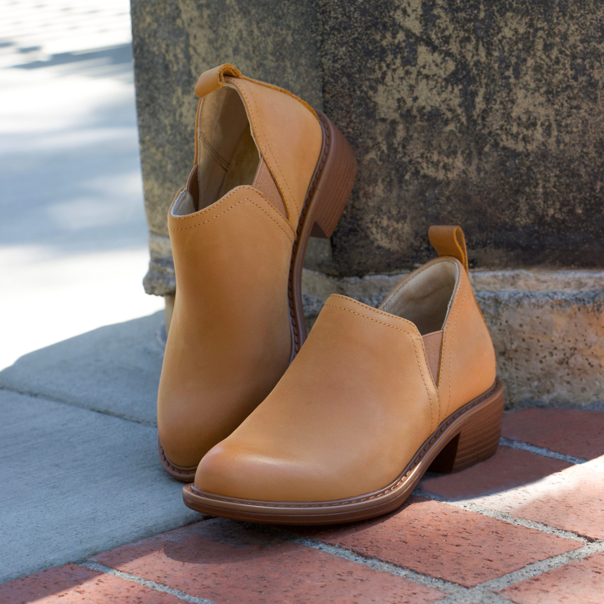 Merle Cognac Burnish Boot - Image 2